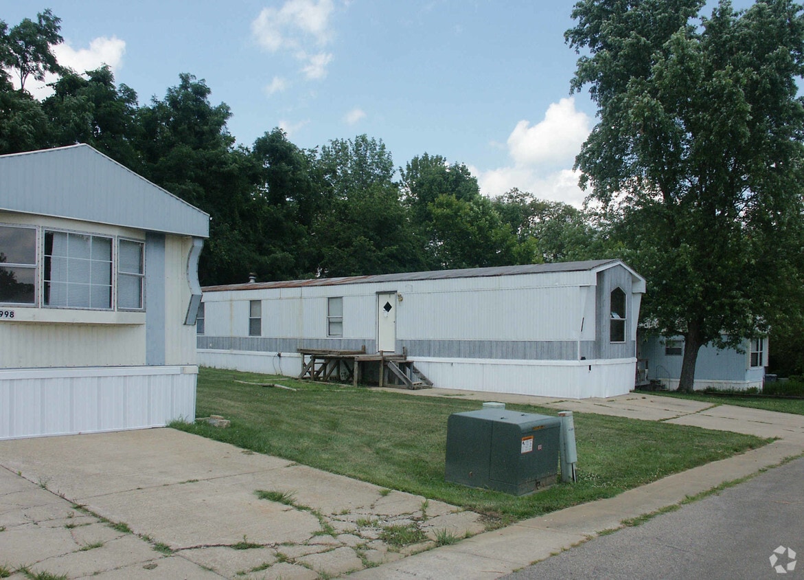 Flora Valley Mobile Home Community Apartments in Harrison, OH