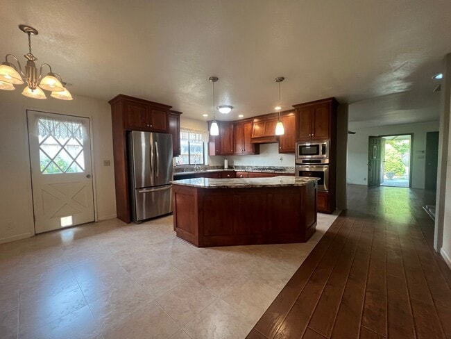 Building Photo - 4303 Horseman Ln