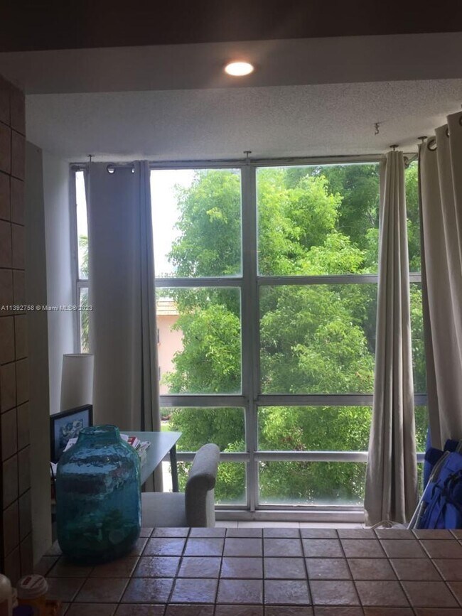 Foto del edificio - 210 172nd St