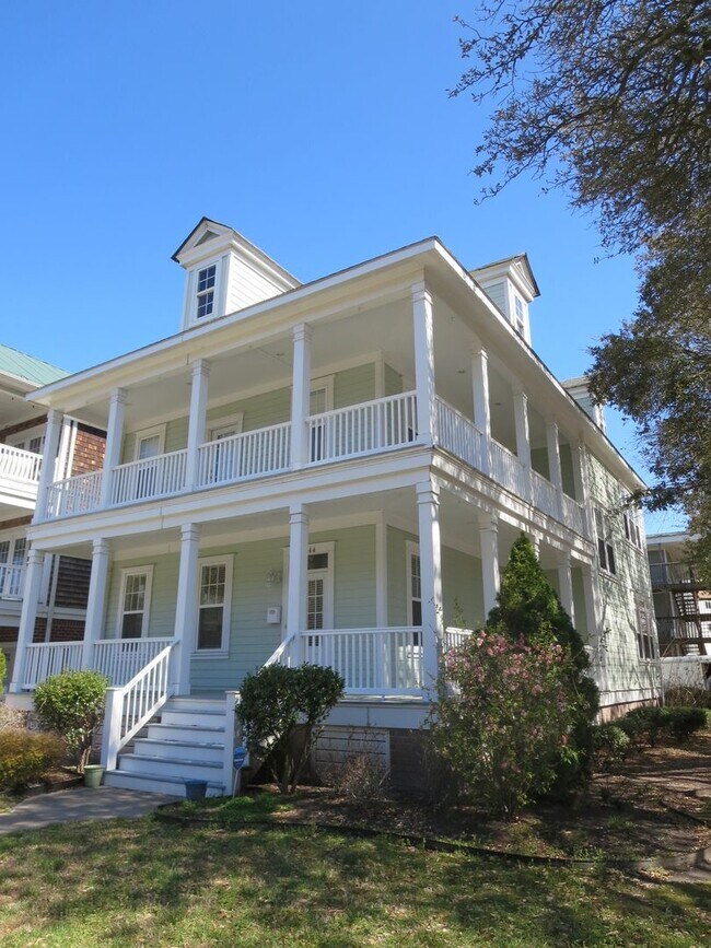 Building Photo - Willoughby Beach Home