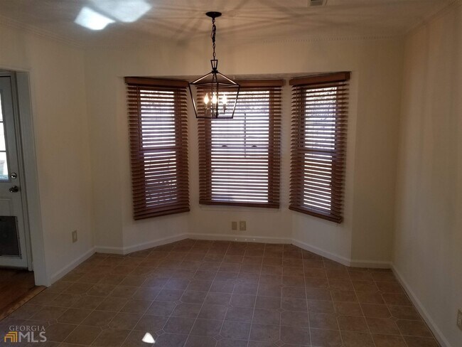 Building Photo - 217 Windgate Ct