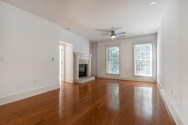 Foto del edificio - 2360 Logan Cir NE