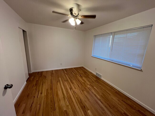 Dormitorio 2 - 2120 Union Rd