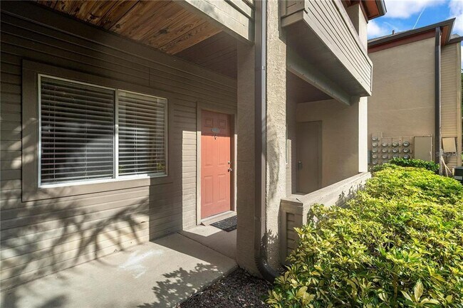 Building Photo - 10263 Gandy Blvd N