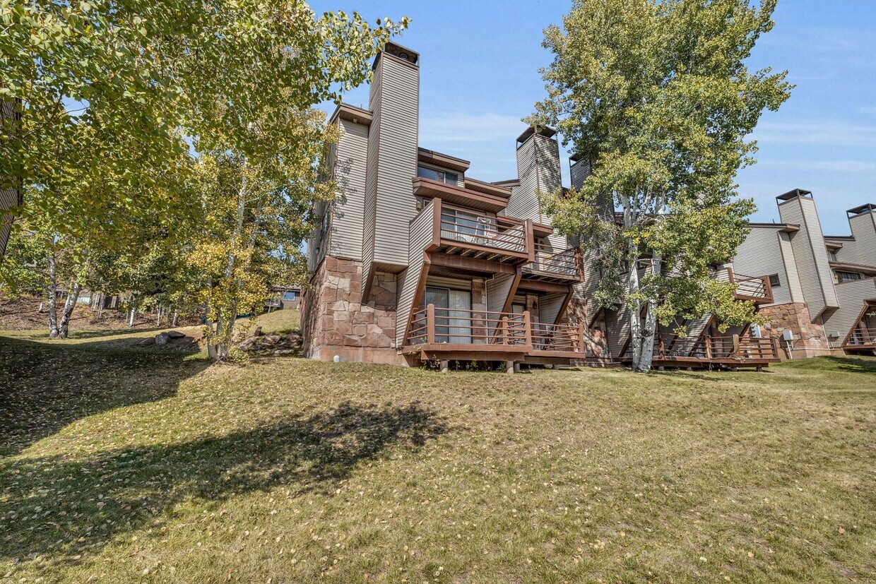 Primary Photo - Circle J at Jeremy Ranch - Multiple Townho...