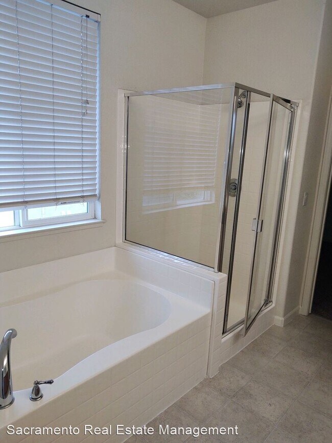 Building Photo - 4 br, 3 bath House - 867 Keely Drive
