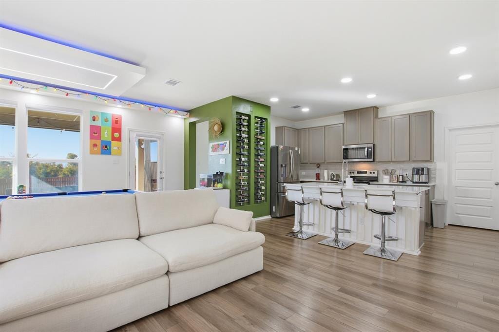 Foto principal - 102 Whitney Dr