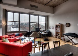 Building Photo - 156 Porter St