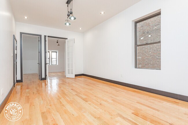 Building Photo - 378 Lewis Ave