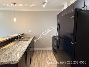 Building Photo - 2515 Park Dr