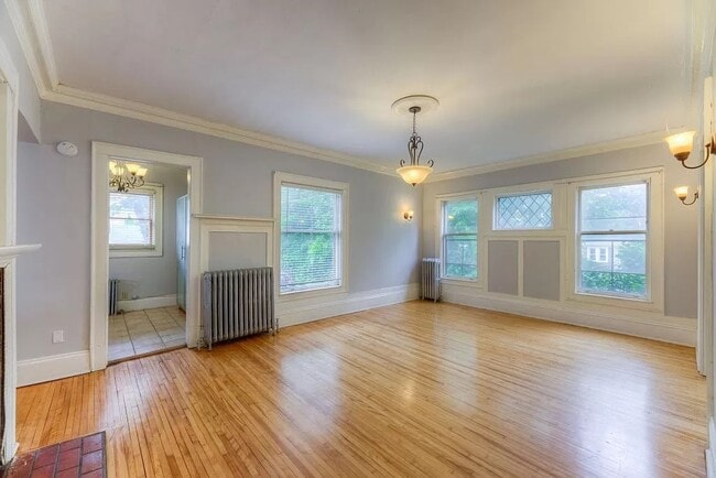 Building Photo - 2449 Pillsbury Ave S
