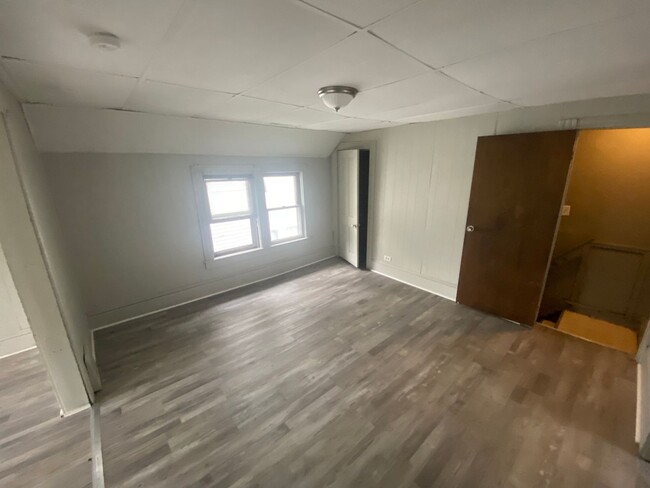 Building Photo - 2180 W.83rd