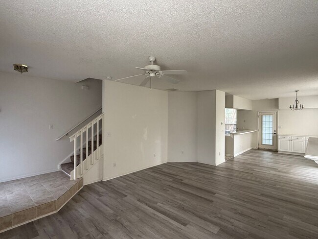 Foto del edificio - Condo Townhouse in Castleton Camden Village
