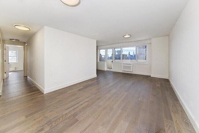 Living Room - 100 W 93rd St