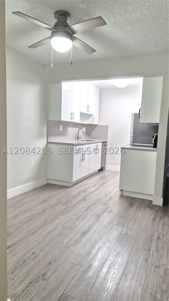 Foto del edificio - 7100 Fairway Dr