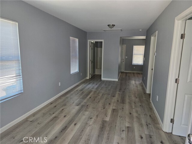 Foto del edificio - 407 E Park St