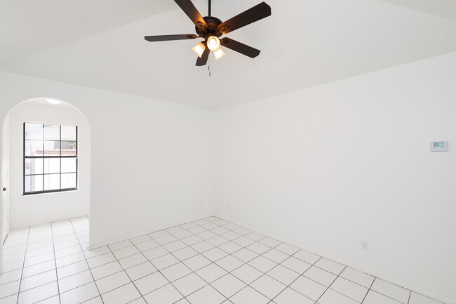 Building Photo - 8761 Augusta Loop