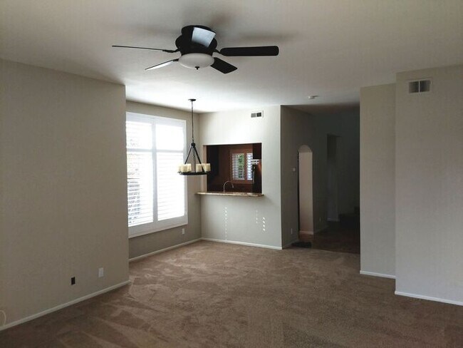 Foto del edificio - 3Bed/2.5 Bath in Tamarack Point~ Coventry
