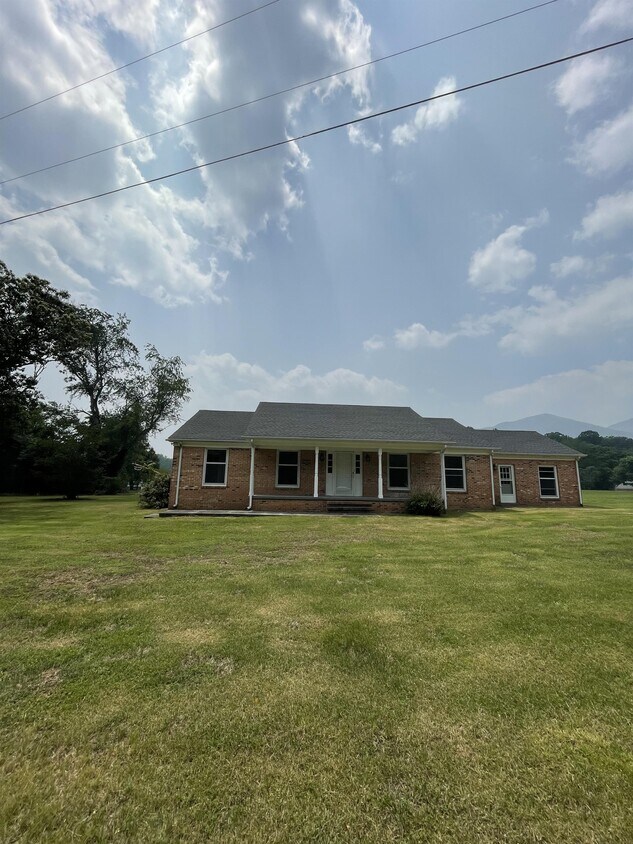 Primary Photo - 985 Woodson Rd