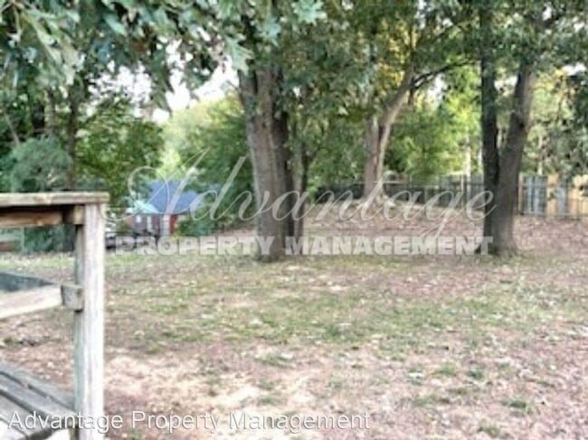 Building Photo - 3 br, 1.5 bath House - 2583 Derbyshire Ave.