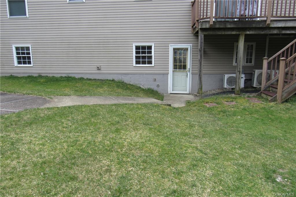 Primary Photo - 92 Velie Rd