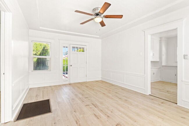 Foto del edificio - Comfort and Convenience: Cottage Living in...