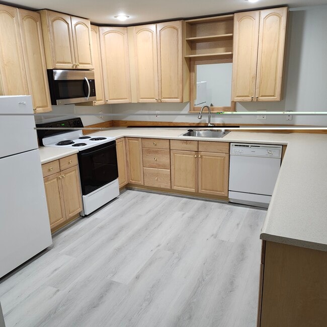 Building Photo - 9200 SE 53rd Pl