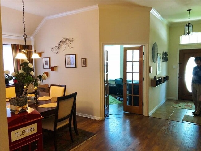 Building Photo - 9821 Savannah Ridge Dr