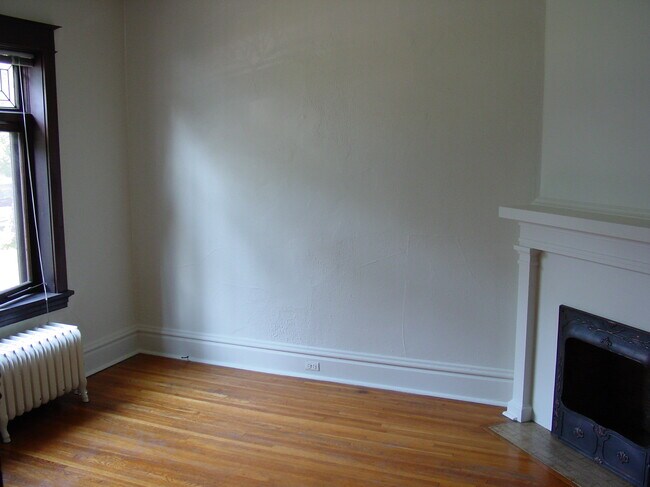 sala de estar - 1814 Jefferson St