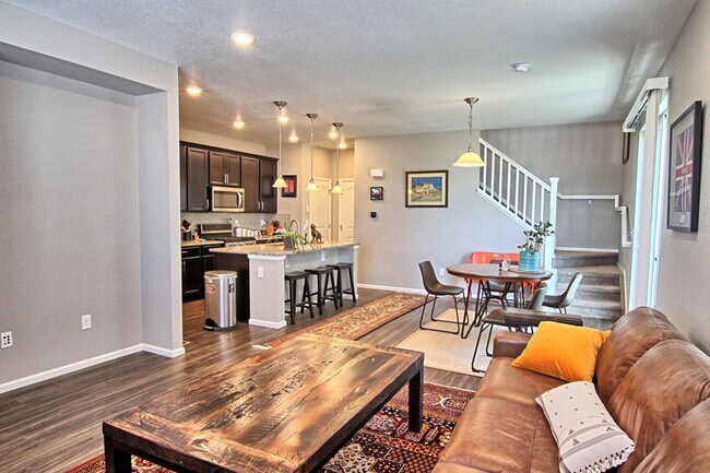 Foto del edificio - 3 bed 2.5 bath Castle Rock Townhome in the Meadows