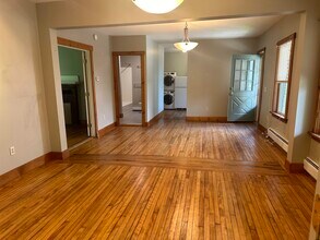 Building Photo - 1691 Maple St