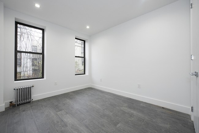 Foto del edificio - 372 Rutland Rd