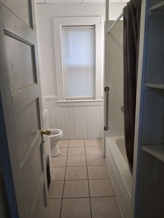 bathroom - 14 Witt St