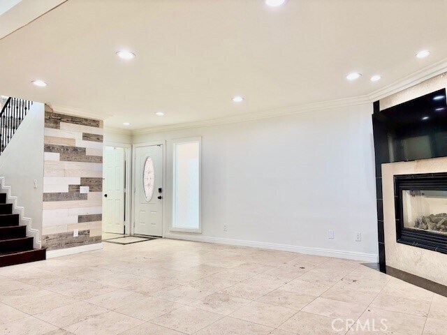 Building Photo - 5015 River Ave
