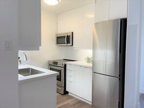 Building Photo - 2 Basking Ridge
