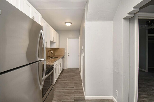 Photo - 317 NE 13th Ave Townhome
