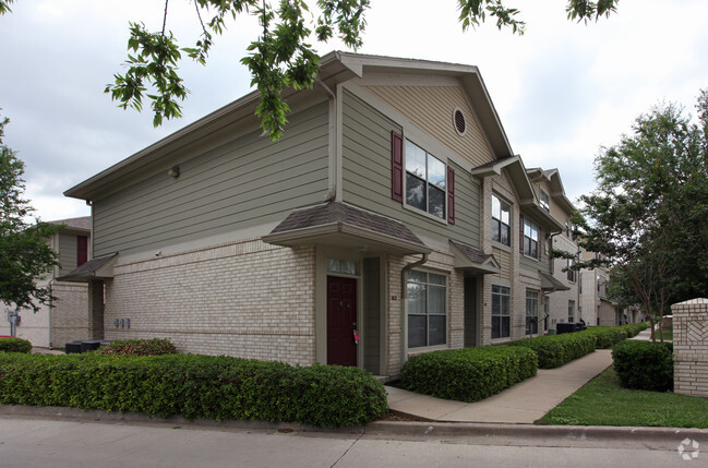 Foto del edificio - Monarch & Carroll Townhomes