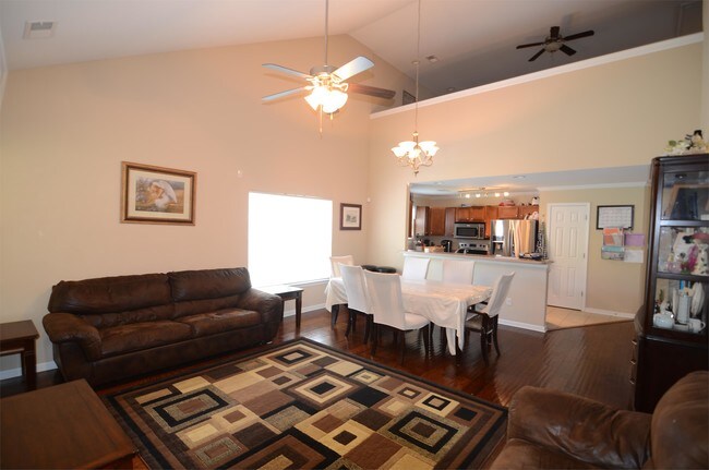 Foto del edificio - 10417 Kentwell Rd