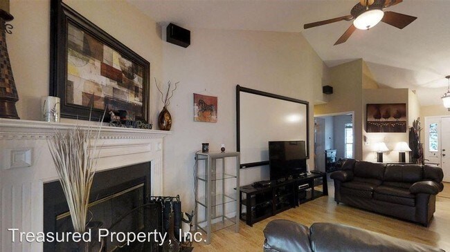 Foto del edificio - 3 br, 2 bath House - 2625 Stadium Drive