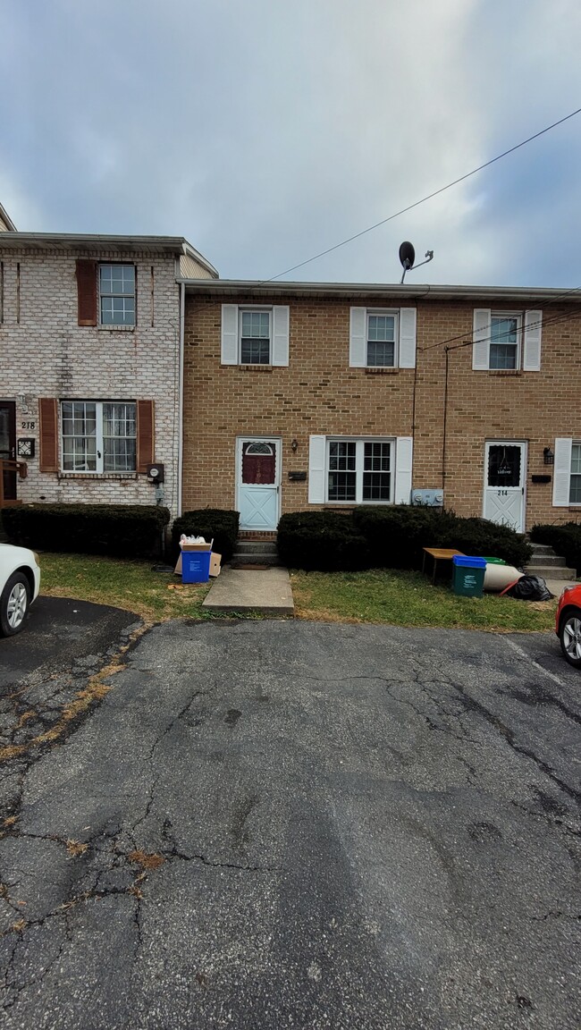 216 9th Ave, Bethlehem, PA 18018 Townhome Rentals in Bethlehem PA