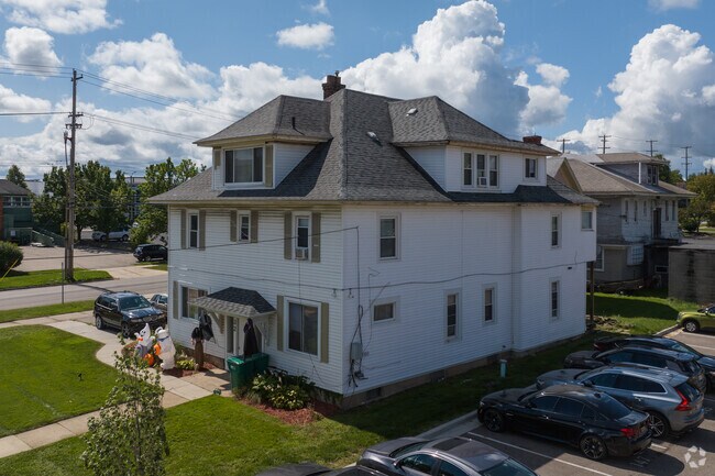 4,550 SF Asset - Townsend Apartment ( Reo Vincent Townsend Apartment LLC)