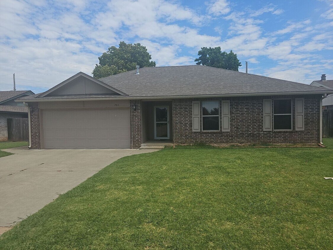 Building Photo - Very Nice 3 bedroom 2 bath home in Edmond ...
