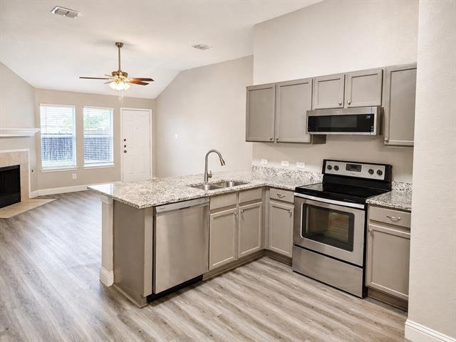 Building Photo - 2101 Wildwood Dr
