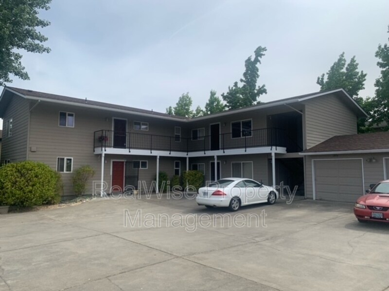 1852 Medart Ln, Grants Pass, OR 97527 House Rental in Grants Pass, OR