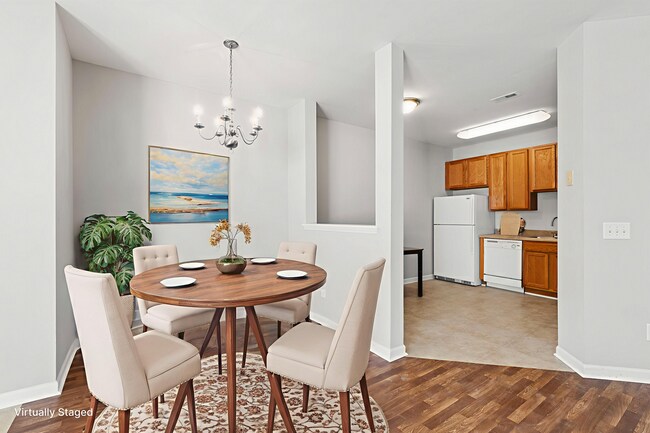 Foto del edificio - Beautifully Updated 3-Bedroom Townhome Nea...