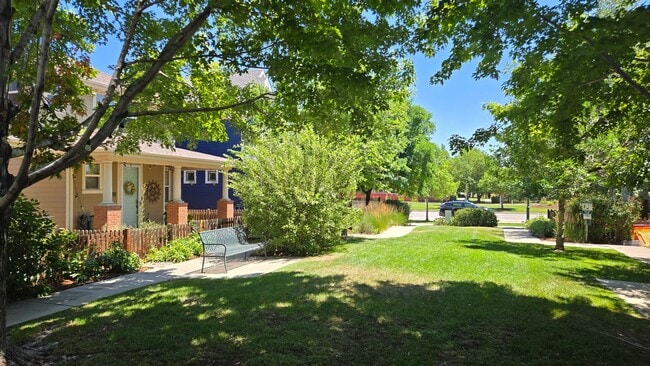 Building Photo - Central Park single family home