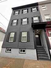 Building Photo - 249 Everett St