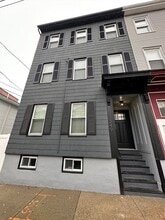 Building Photo - 249 Everett St