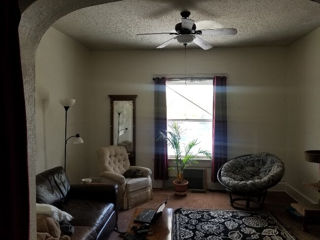 Building Photo - 1748 Finch St