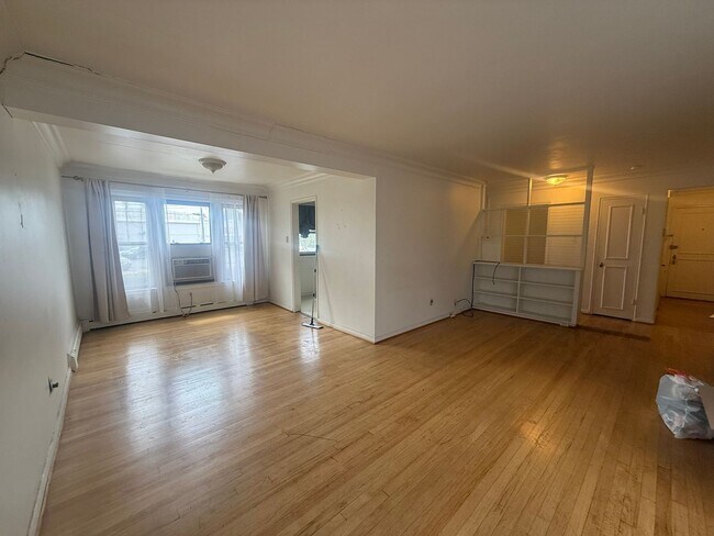 Building Photo - NEW RENTAL!